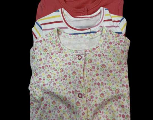 Baby Girls sleepsuits 3 pcs £ 4,50