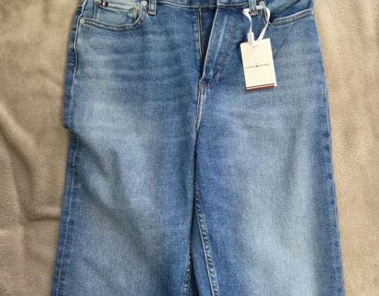 Tommy Hilfiger Jeans för män och kvinnor, olika färger och storlekar.