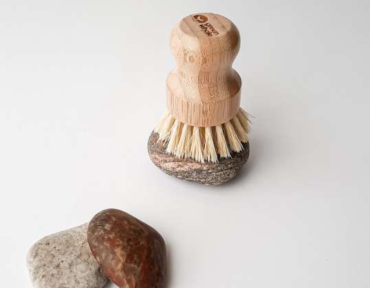 Бамбуковая щетка для посуды с короткой ручкой и натуральной щетиной тампико