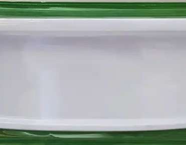 Haceka "Uno" vonios lentyna - ryškiai balta, patvari ir moderni