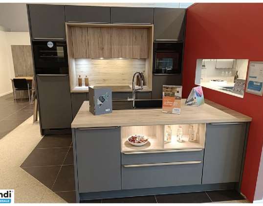 Cozinha equipada com eletrodomésticos incluídos Exposição modelo ...