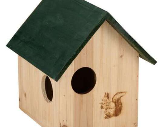 Robust squirrel house safe nesting and shelter improves habitat for backyard wildlife