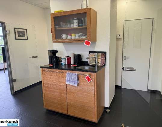 Auction: Sink with built-in sink + built-in refrigerator, as well as wall-mounted wall cabinet