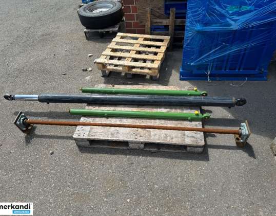 Auction: Lot of Cylinders (3 pieces)