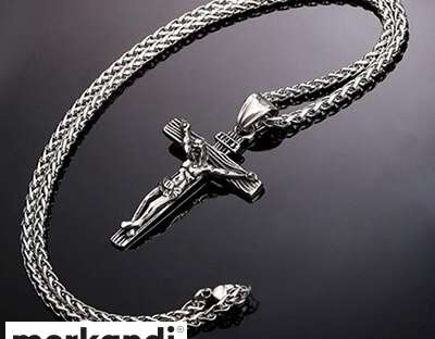 Ultimate Style Essentials: Necklace Sanctus