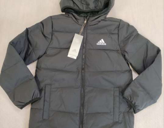 Boys' winter jackets, in black. Mix of sizes. Outlet