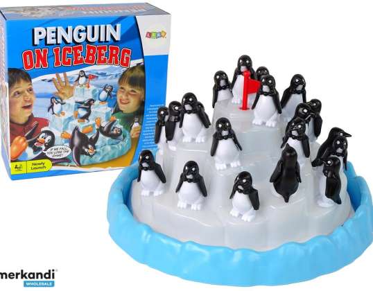 Aile Oyunu Buzda Penguenlere Tırmanma