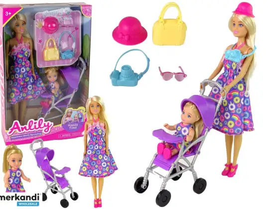 Pop met baby in een kinderwagenset accessoires