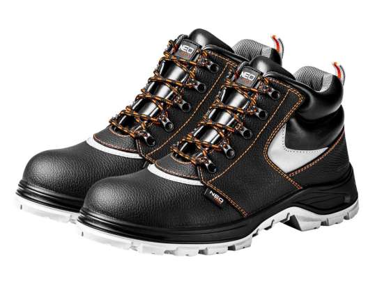 Work boots. Leather. Size 41. CE