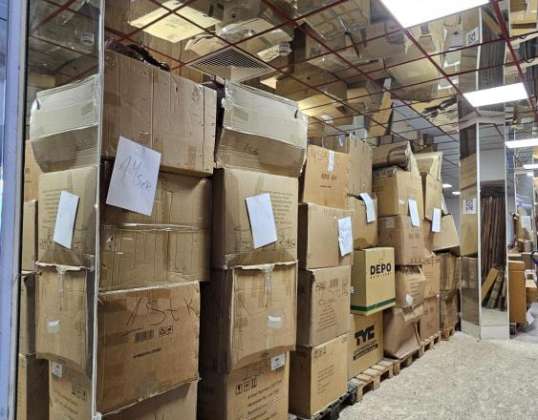 B/C-Goods Konvult Likusios atsargos Grąžintos prekės Kėdės Įvairūs modeliai apie 500 vienetų