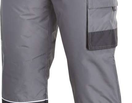 Pantalon gris isolé. « L ». Après Jésus-Christ. Lahti