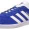 Adidas, Nike, Asics scarpe sportive nuove a stock foto 1