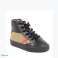 Mezcla de zapatos y ropa de niños Burberry fotografía 2