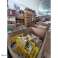 Излишни запаси от базар продукти на универсален магазин пълен камион картина 3