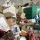 Articoli del mercato delle pulci - piatti, elettrodomestici, decorazione, gioielli foto 1