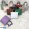 Trendige Handtaschen für Damen im Großhandel, verschiedene attraktive Designs. Bild 4