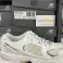 GR530SO - New Balance 530 Blanc/Grès GS - B2B GROS VRAC 100 % AUTHENTIQUE photo 1