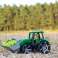 truxx2 Traktor in einer offenen Box Bild 3