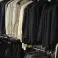Lot de 120 pièces – Costumes hommes haut de gamme (smokings, jaquettes, queue-de-pie) – Idéal revente ou location photo 2